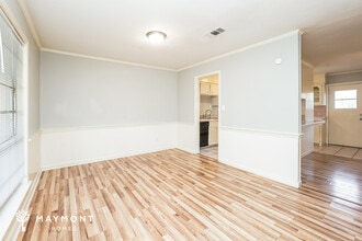 5869 Kinder Dr in Jackson, MS - Foto de edificio - Building Photo