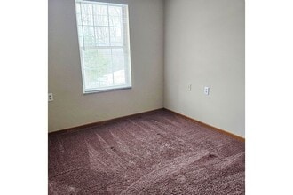 LYNNELLE LANDING APARTMENTS in Charleston, WV - Building Photo - Building Photo