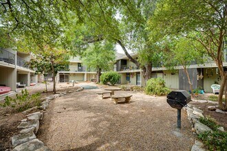 500 E Riverside Dr in Austin, TX - Building Photo - Building Photo