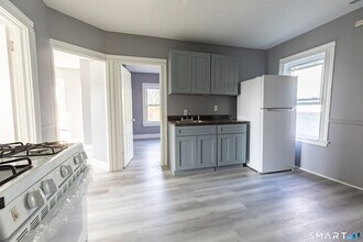 132 Beaver St in New Britain, CT - Building Photo - Building Photo