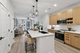 Aventon Moorefield in Ashburn, VA - Foto de edificio - Building Photo