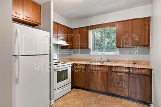 3811 Carpenter Dr in Louisville, KY - Foto de edificio - Building Photo