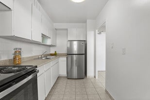 Park Willow Developments in Toronto, ON - Building Photo