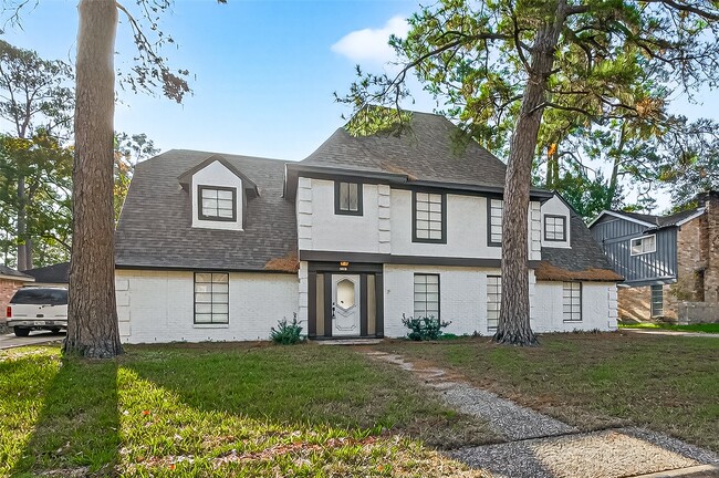 property at 3815 Fernglade Dr
