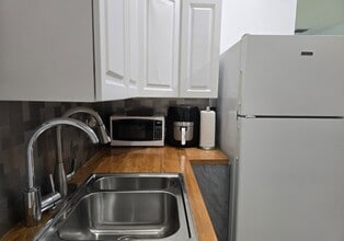 1922 Garfield St, Unit 2 Bed- Private outdoor in Hollywood, FL - Foto de edificio - Building Photo