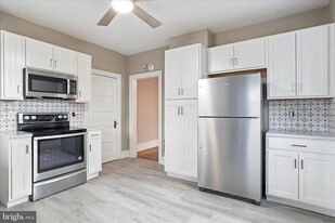 1052 Edgar Ave in Chambersburg, PA - Building Photo