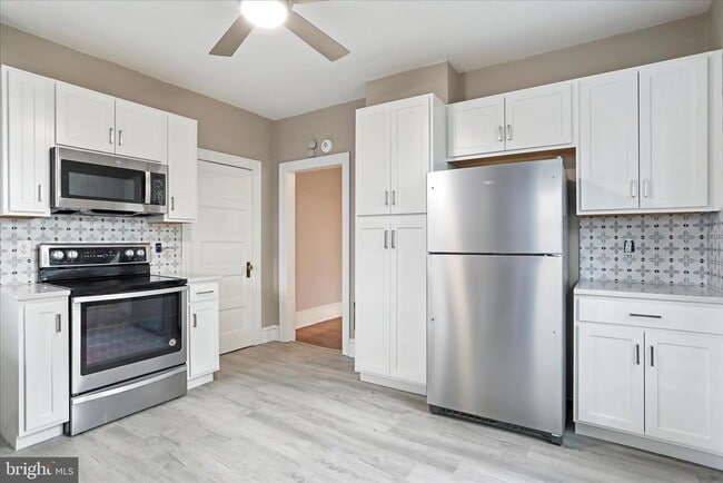 property at 1052 Edgar Ave