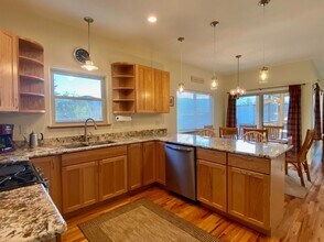 107 Richardson Blvd in Black Mountain, NC - Building Photo - Building Photo