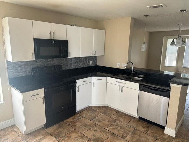 180 Coralwood Cir in Kissimmee, FL - Building Photo - Building Photo