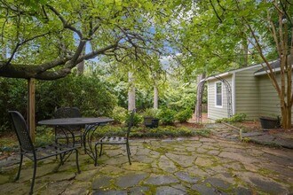 615 Sycamore Dr in Decatur, GA - Building Photo - Building Photo