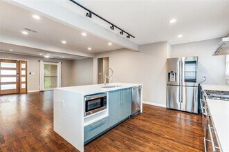 2638 Burlington Blvd in Dallas, TX - Building Photo - Building Photo