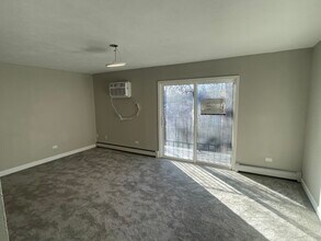 3518 Green Dale Dr, Unit #1 in Rockford, IL - Building Photo - Building Photo