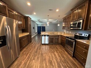 841 Oak Aly in Pensacola, FL - Building Photo - Building Photo