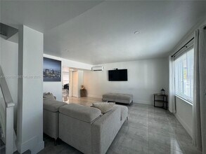 1904 SW 28th St in Fort Lauderdale, FL - Building Photo - Building Photo