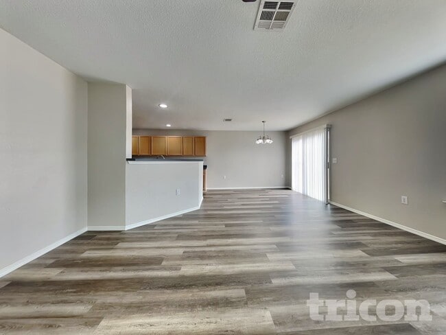 5617 Victory Gallop Dr in Austin, TX - Foto de edificio - Building Photo