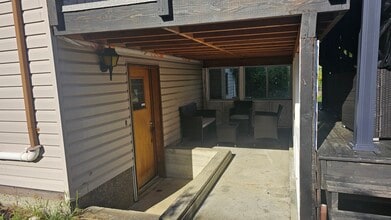 4242 Panorama Dr in Victoria, BC - Building Photo - Building Photo