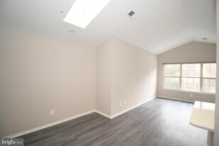 18525 Boysenberry Dr in Montgomery Village, MD - Building Photo