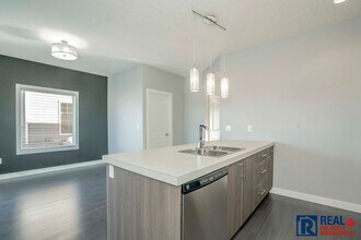 8734-8772 Avenuekey 46 in Grande Prairie, AB - Building Photo - Building Photo