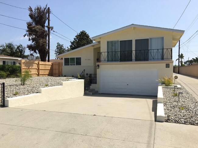 7156 Dinwiddie St in Downey, CA - Building Photo - Building Photo