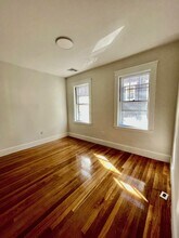 96 Walnut St, Unit 2 in Brookline, MA - Building Photo - Building Photo