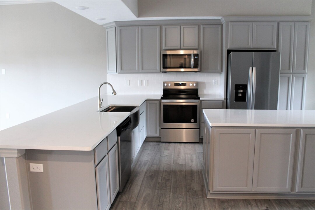 200 Majestic Dr in Branson, MO - Building Photo