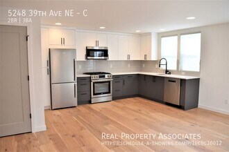 5248 39th Ave NE in Seattle, WA - Building Photo - Building Photo