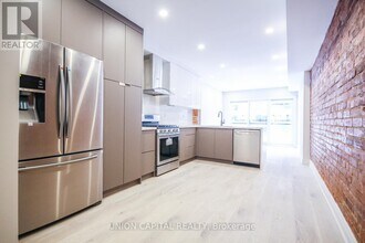 66 Dovercourt Rd in Toronto, ON - Building Photo - Building Photo