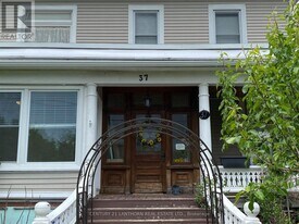 37 Picton Main St in Prince Edward, ON - Building Photo