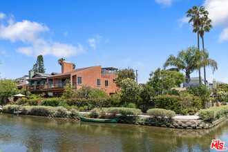 2512 Grand Canal in Los Angeles, CA - Building Photo - Building Photo