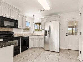 25271 Black Lake Ave in Livingston, LA - Building Photo - Building Photo