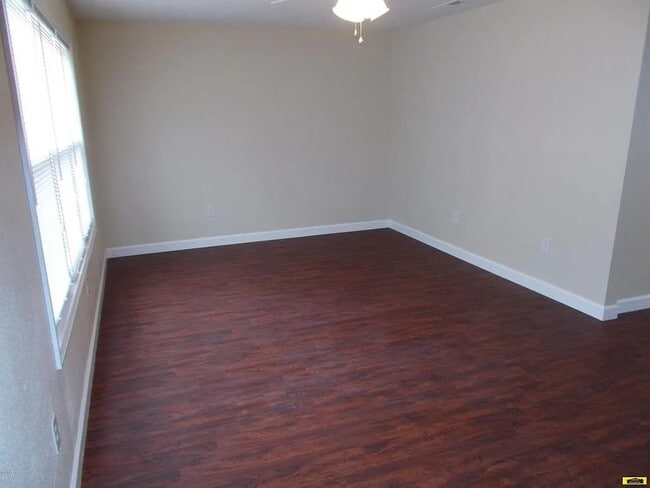 108 W Garner St in Goodman, MO - Building Photo - Building Photo