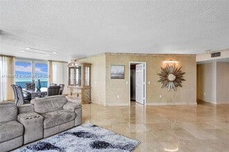 16711 Collins Ave in Sunny Isles Beach, FL - Building Photo - Building Photo