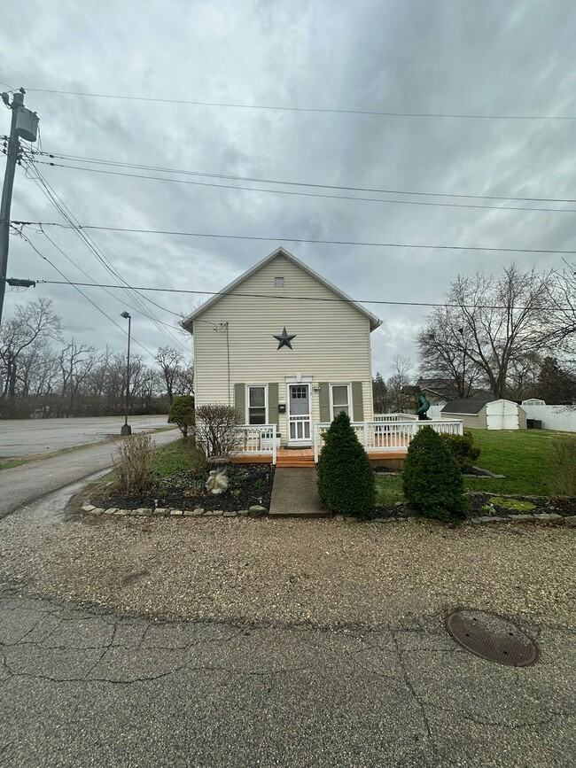 property at 125 E Market St