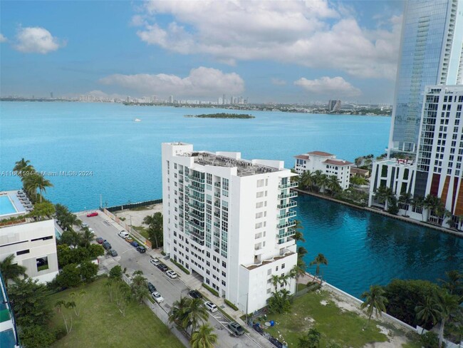 500 NE 29th St, Unit 706 in Miami, FL - Foto de edificio - Building Photo