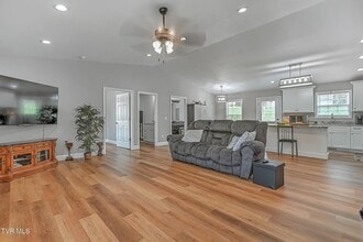 105 Housley Ave in Greeneville, TN - Building Photo - Building Photo