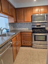 373 Scott Ln in Venetia, PA - Building Photo - Building Photo