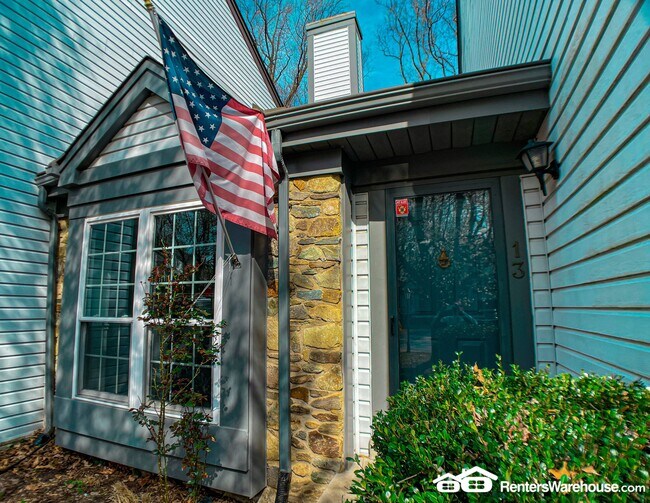 13 Tivoli Lake Ct in Silver Spring, MD - Building Photo - Building Photo