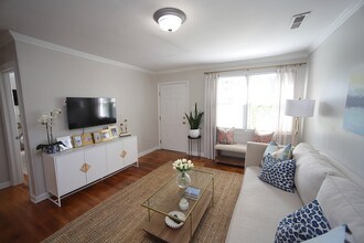 2328 Bernard St in Raleigh, NC - Foto de edificio - Building Photo