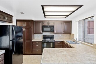 831 E 3rd Ave in Escondido, CA - Building Photo - Building Photo