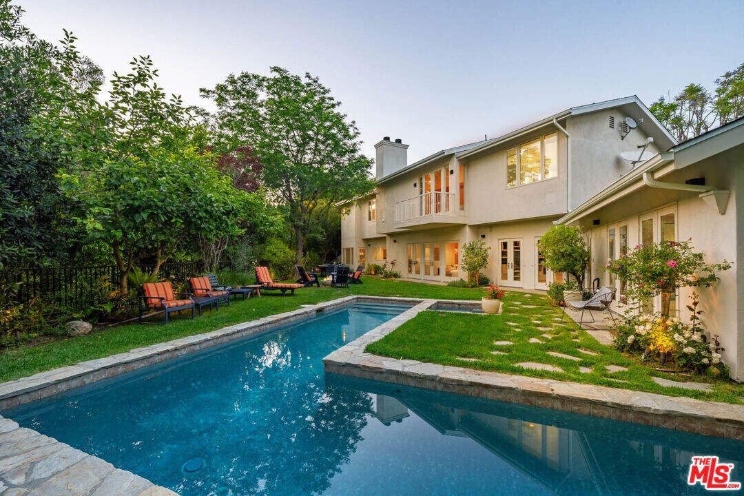 10148 Angelo Cir in Beverly Hills, CA - Foto de edificio