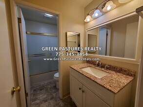 542 Nichols Blvd in Sparks, NV - Building Photo - Building Photo