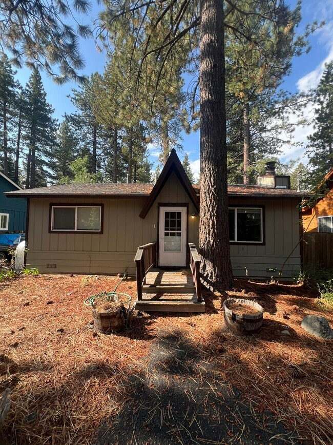 654 Eloise Ave in South Lake Tahoe, CA - Building Photo - Building Photo