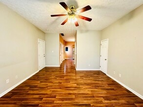 1705 Stratton Ct in Louisville, KY - Foto de edificio - Building Photo