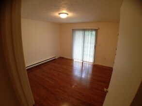 895 Newtown Ct, Unit Apt 1 in Stephens City, VA - Building Photo - Building Photo