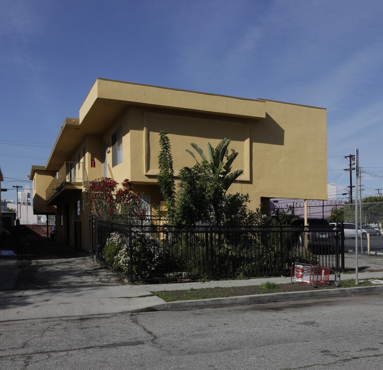 1027 N Hudson Ave in Los Angeles, CA - Building Photo