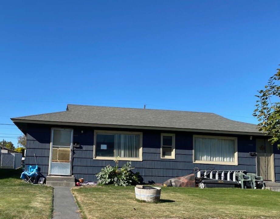 1132 W Gem Ave in Moses Lake, WA - Building Photo