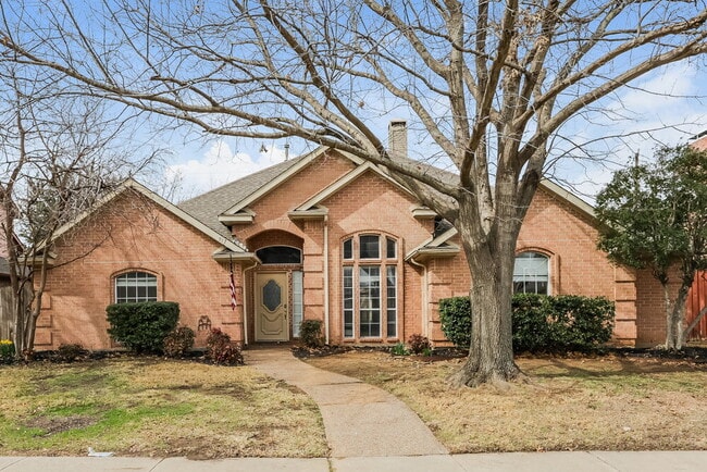 property at 317 N Fountain Gate Dr