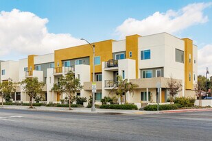 Edgewood Point in Long Beach, CA - Building Photo