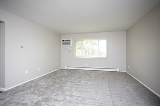 Miami Valley Apartments of West Carrollton in Dayton, OH - Building Photo - Interior Photo