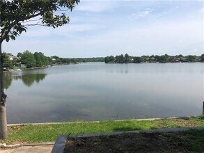 1317 Lakeshore Dr in Irving, TX - Foto de edificio - Building Photo